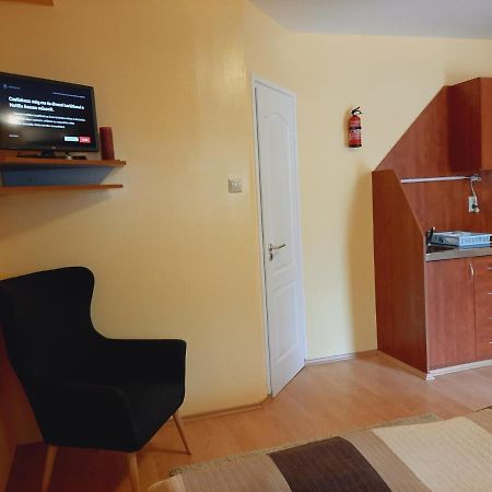 Aqua Apartman Gyula Eksteriør billede
