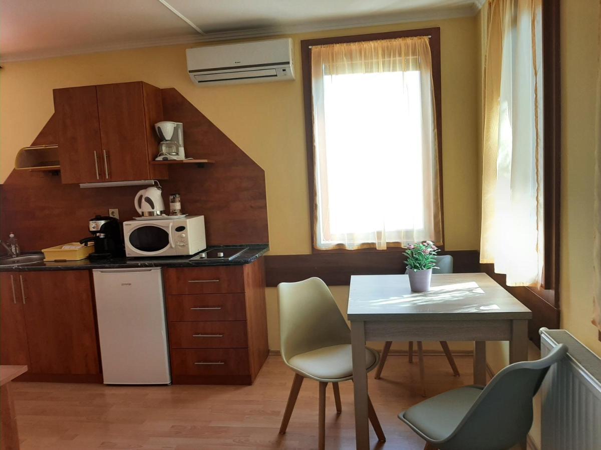 Aqua Apartman Gyula Eksteriør billede