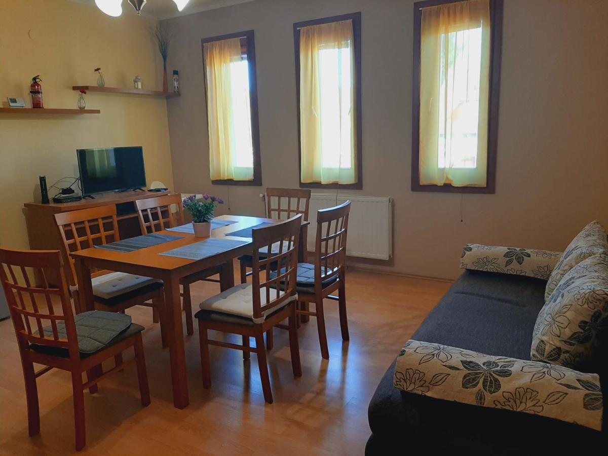 Aqua Apartman Gyula Eksteriør billede