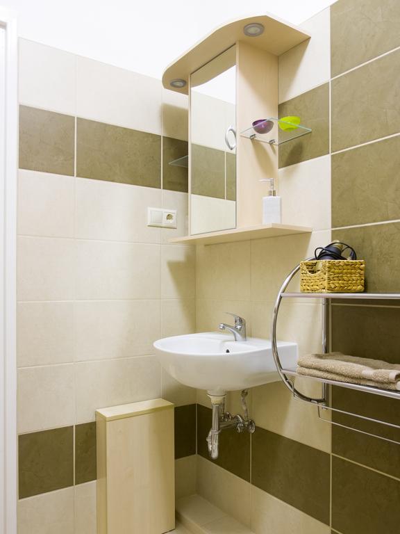 Aqua Apartman Gyula Værelse billede