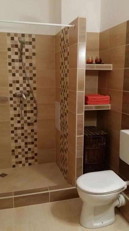 Aqua Apartman Gyula Eksteriør billede